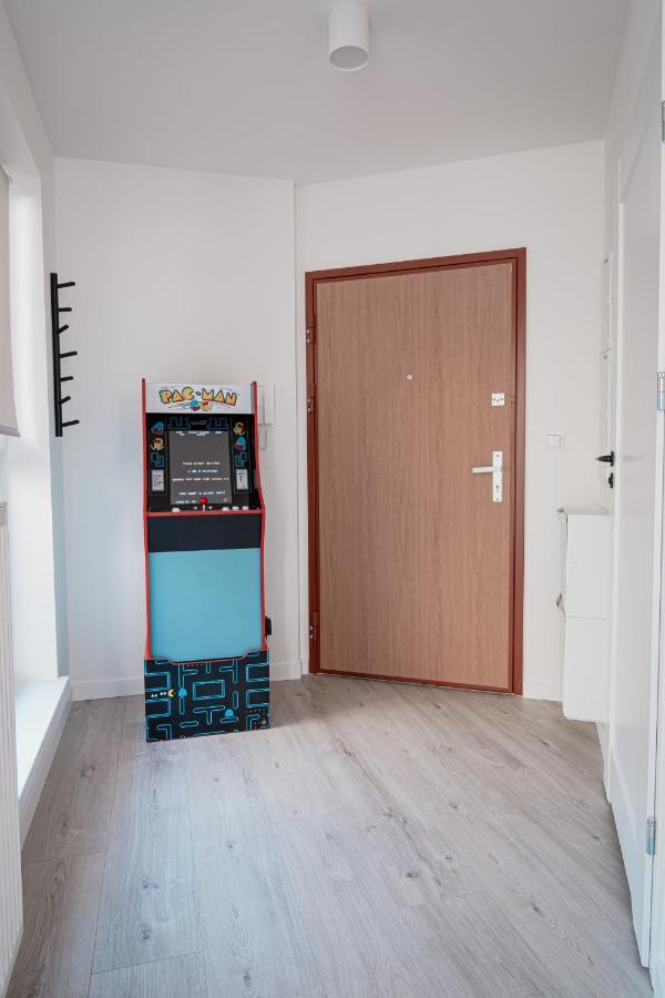 Homewell Game And Movie Apartment